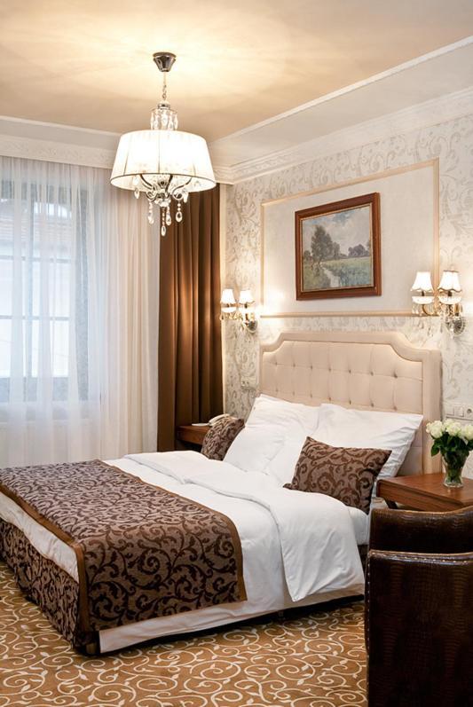 Hotel Capitulum Gyor Exterior photo