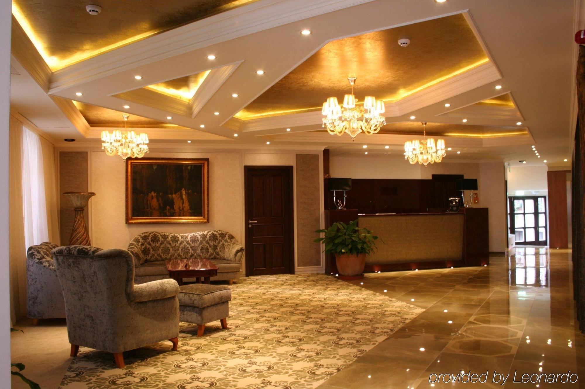 Hotel Capitulum Gyor Interior photo